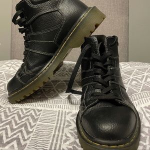 Dr. Martens Harrisland Boots